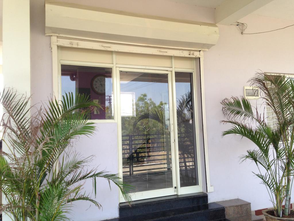 شيناي Oyo 4355 Goodland Inn المظهر الخارجي الصورة
