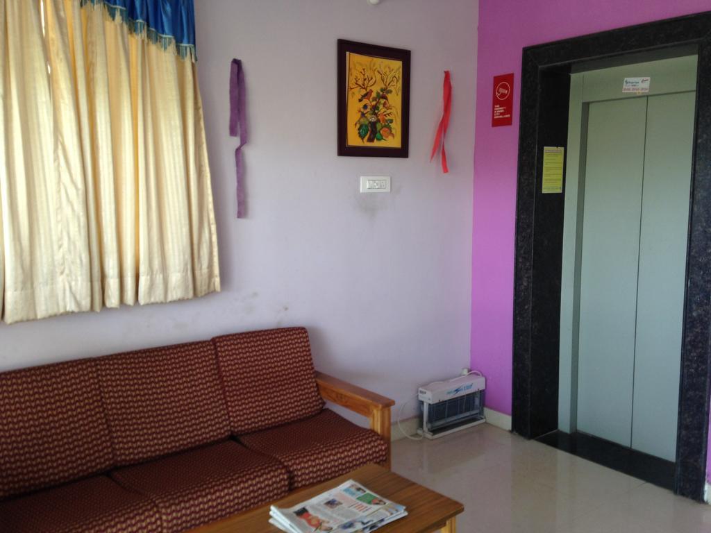 شيناي Oyo 4355 Goodland Inn المظهر الخارجي الصورة